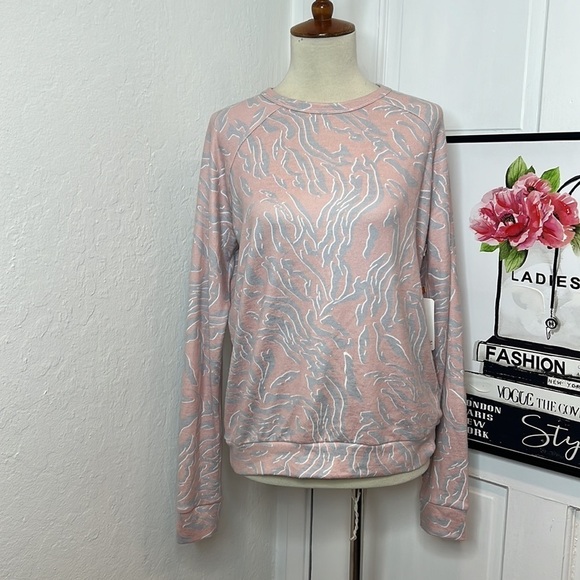 NWOT P.J. Salvage Printed Relaxed Fit Pajama Top XS - Picture 2 of 8